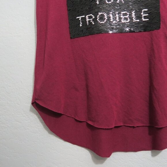 Harry Potter Burgundy Graphic Tee Sequined High Low Top Wizards Trouble Magic M - Picture 4 of 8